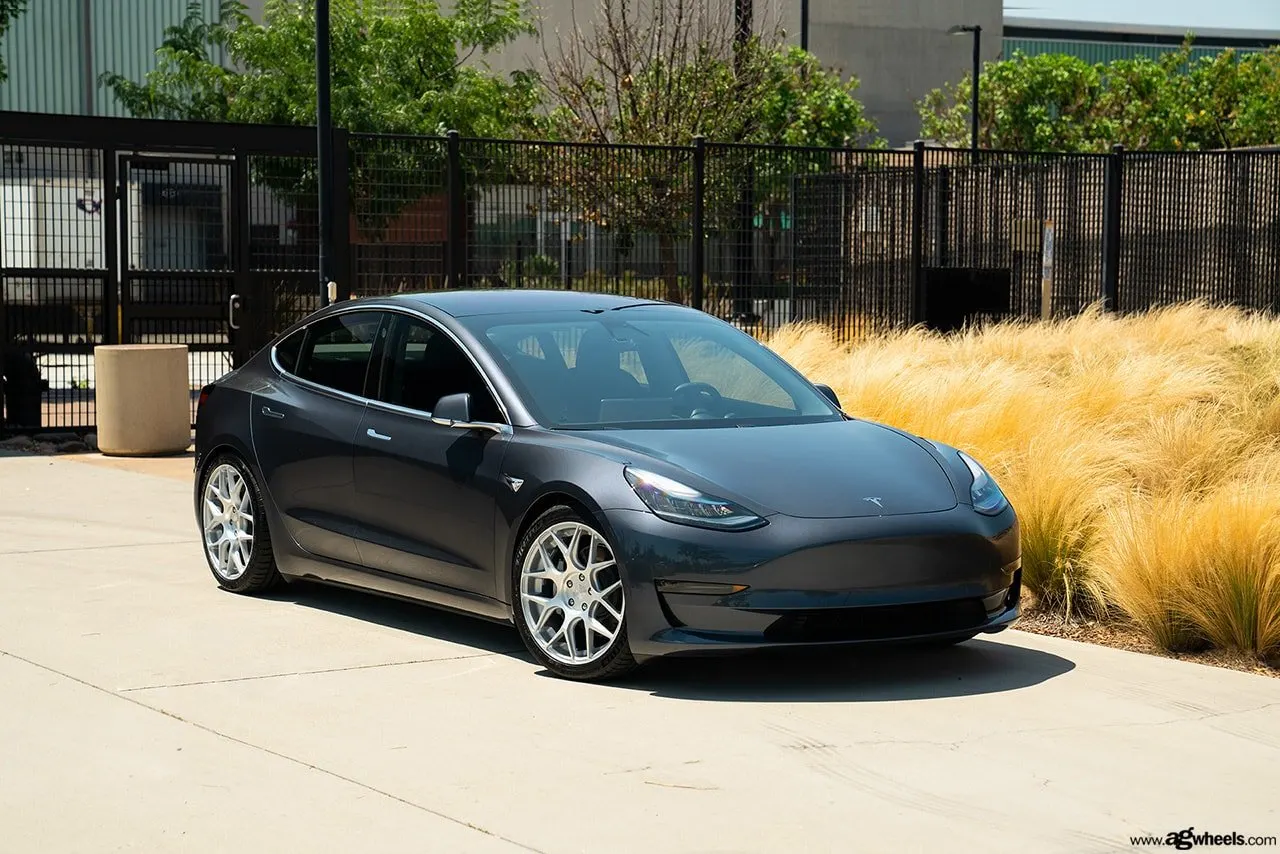 Tesla Model 3 × Avant Garde M590