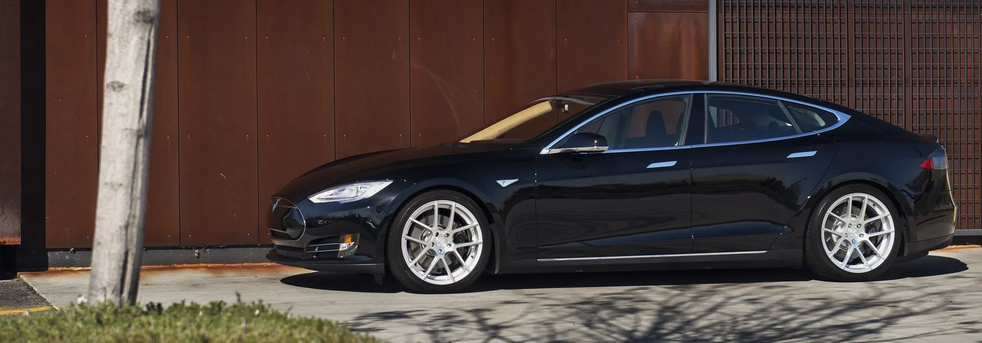 Tesla Model S P85 × Avant Garde M510