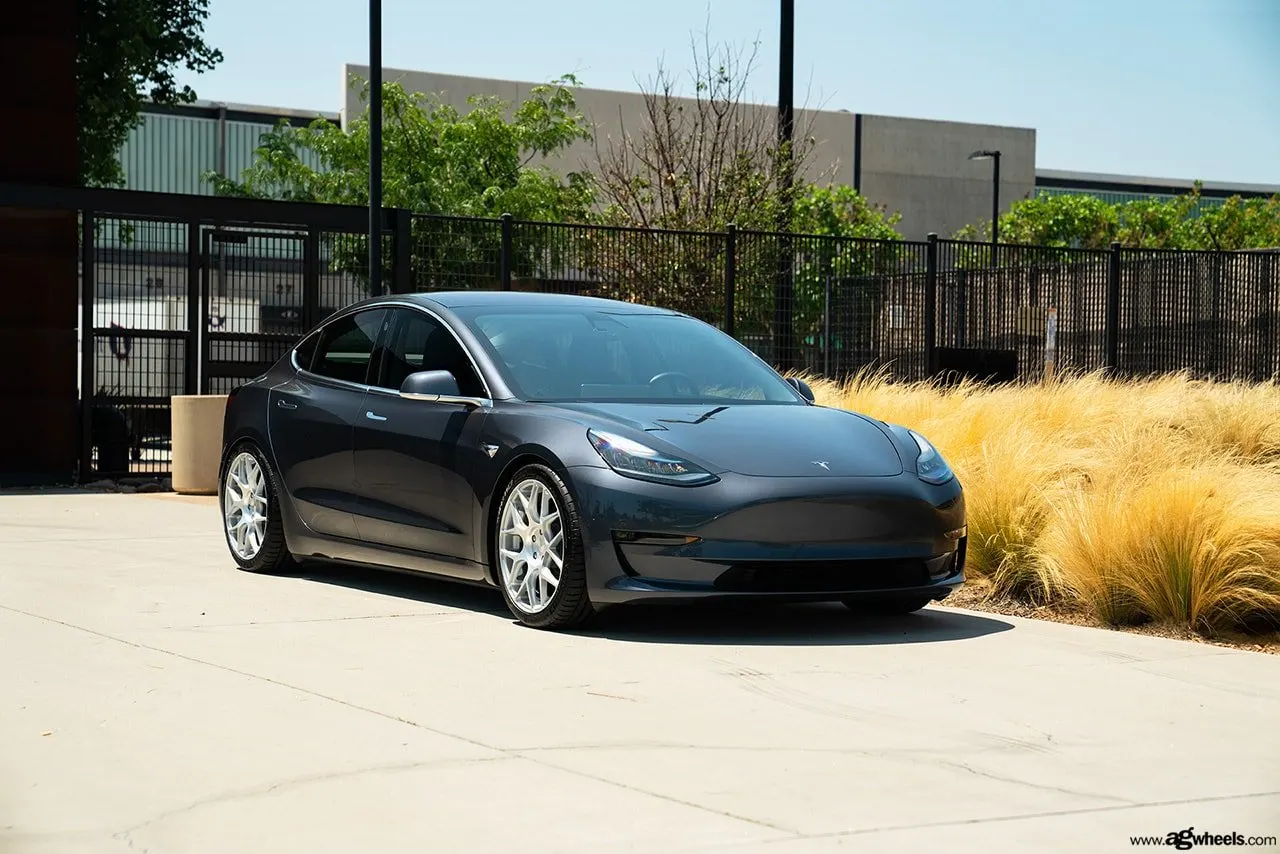 Tesla Model 3 × Avant Garde M590, image 2