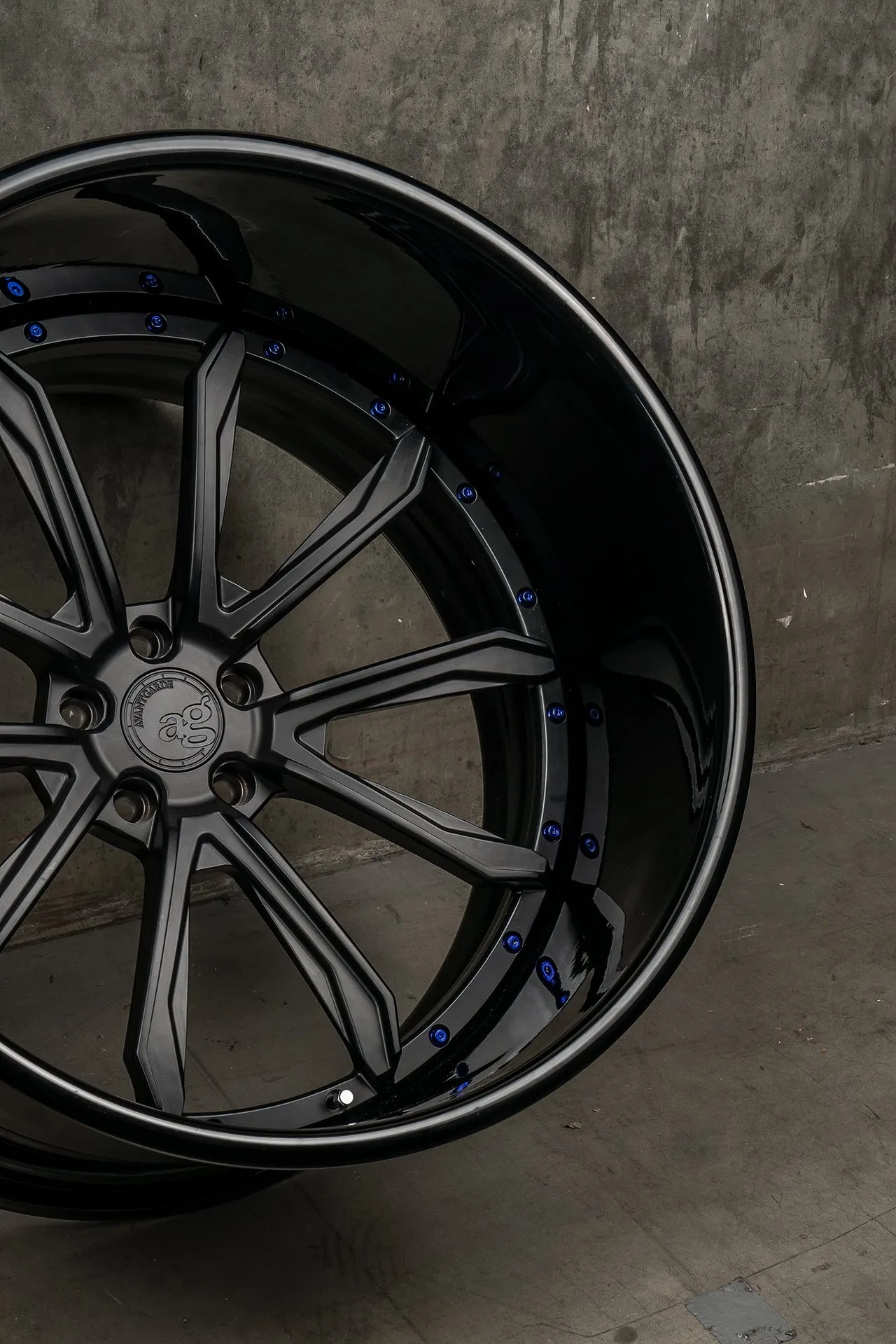 SR Series SR7 — Matte Black