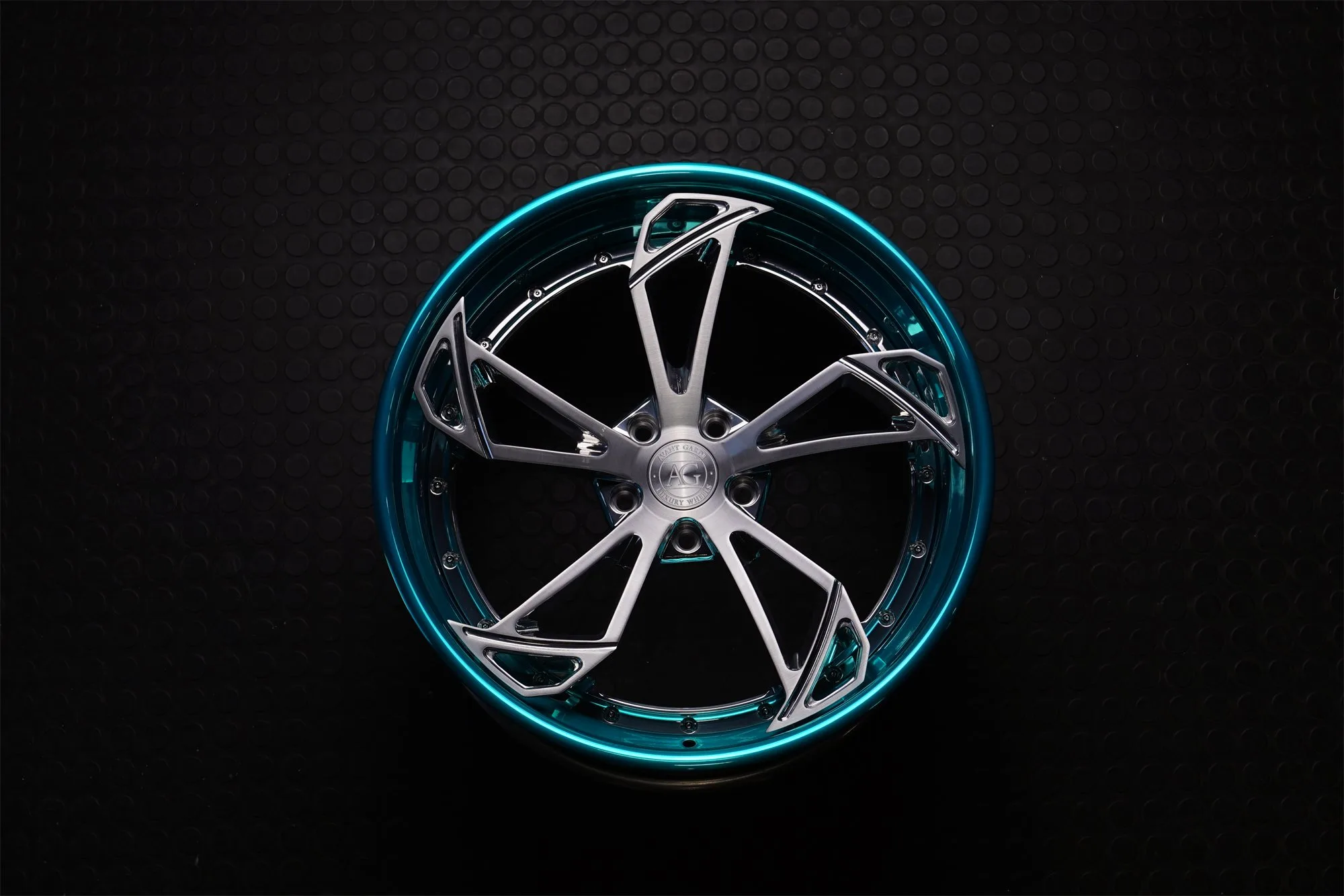Signature Line AGL47 — Brushed & Polished, Turquoise Lip