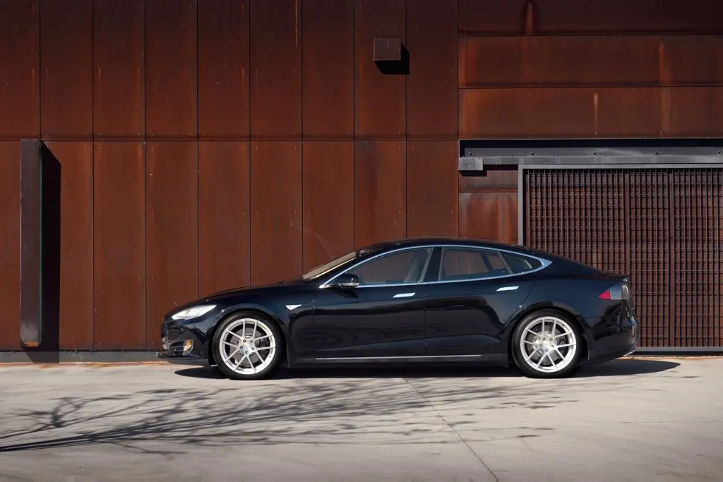 Tesla Model S P85 × Avant Garde M510, image 2