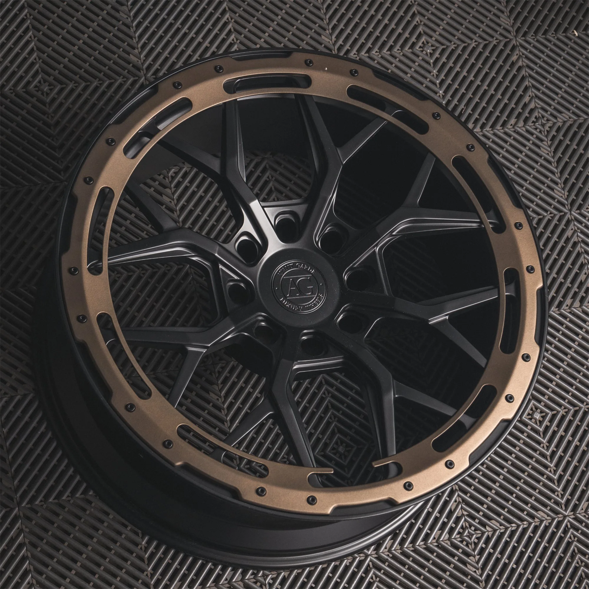 Signature Line AGL43 — Matte Black, Bronze Aero Ring