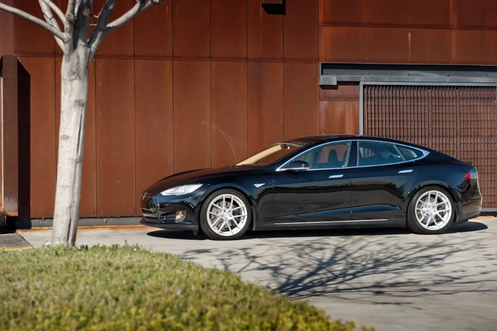 Tesla Model S P85 × Avant Garde M510, image 3